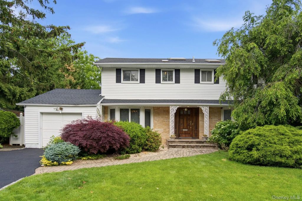 74 Rockland Drive, Jericho