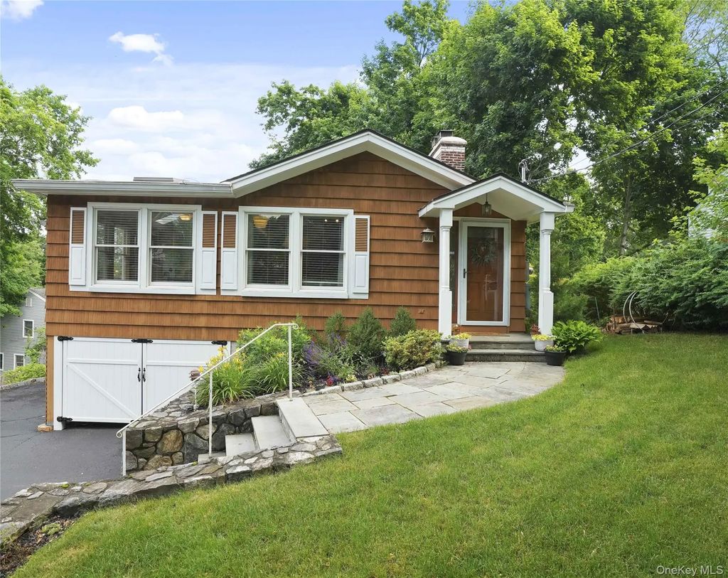 61 Ridgewood Drive, Pleasantville