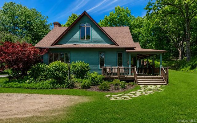 364 Clinton Hollow, Salt Point