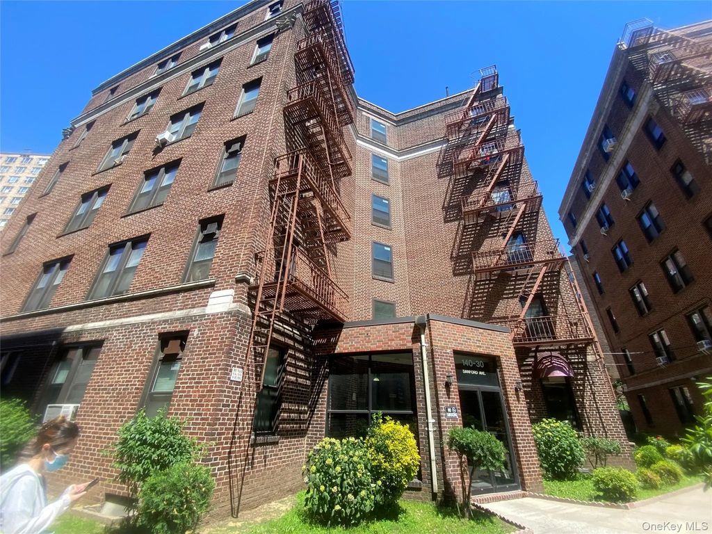 140-30 Sanford Avenue # 5a, Flushing