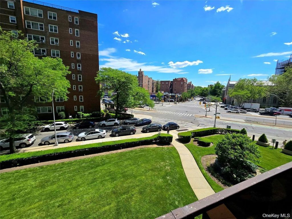 11011 Queens Boulevard # 3m, Forest Hills