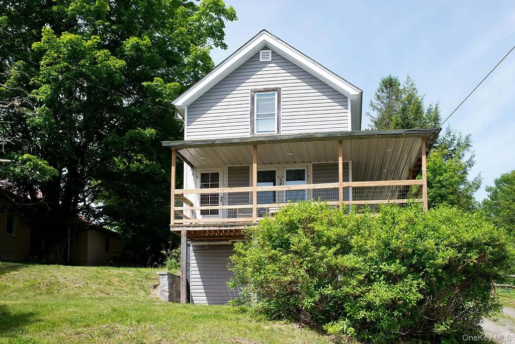 3348 State Route 52, White Sulphur Spring