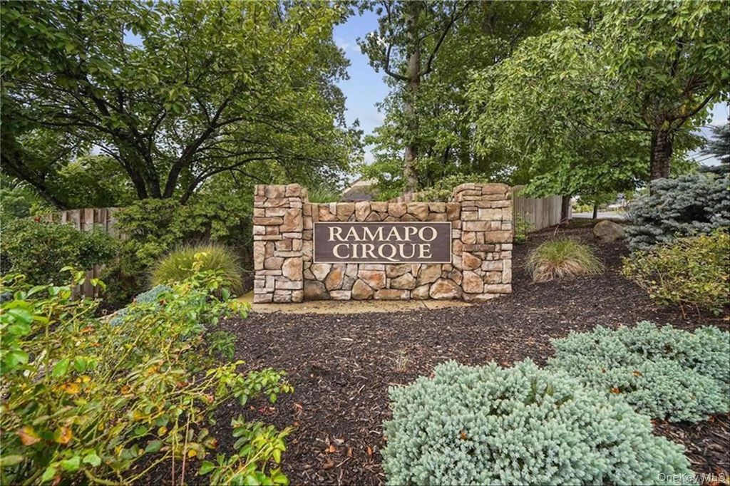 20 Fox Court, Suffern