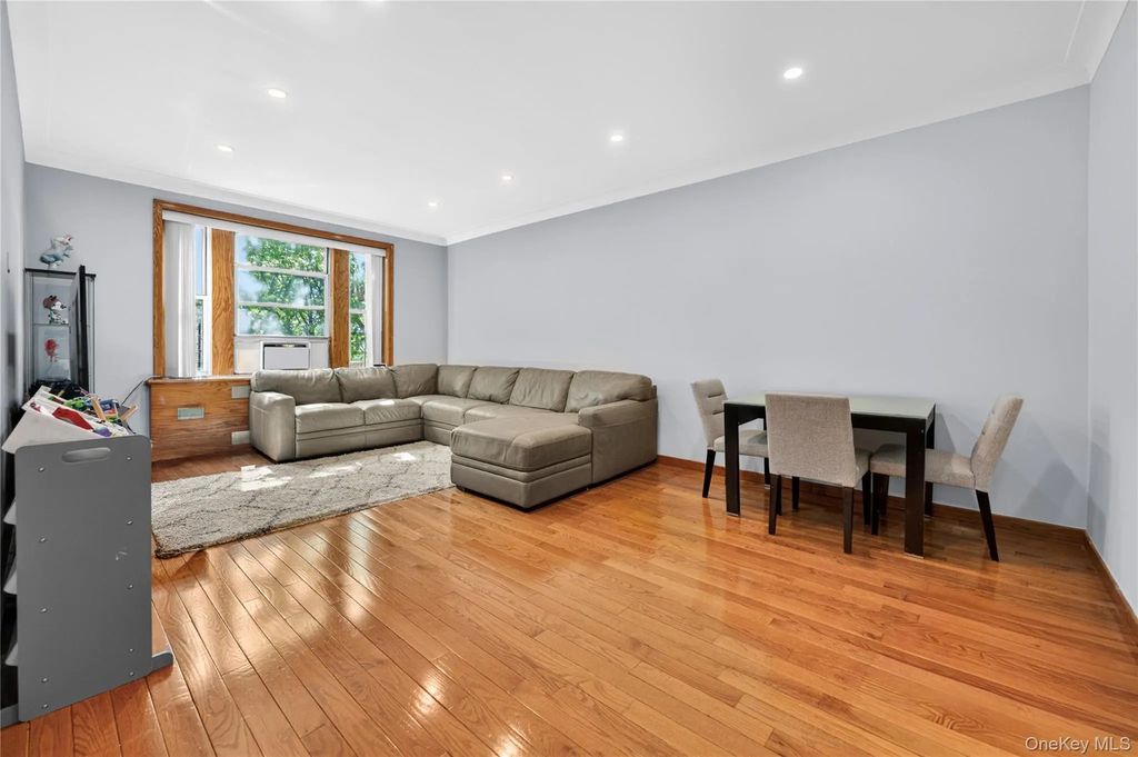 69-09 108th St # 504, Forest Hills