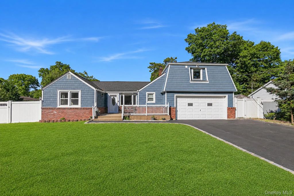 33 Lillian Road, Nesconset