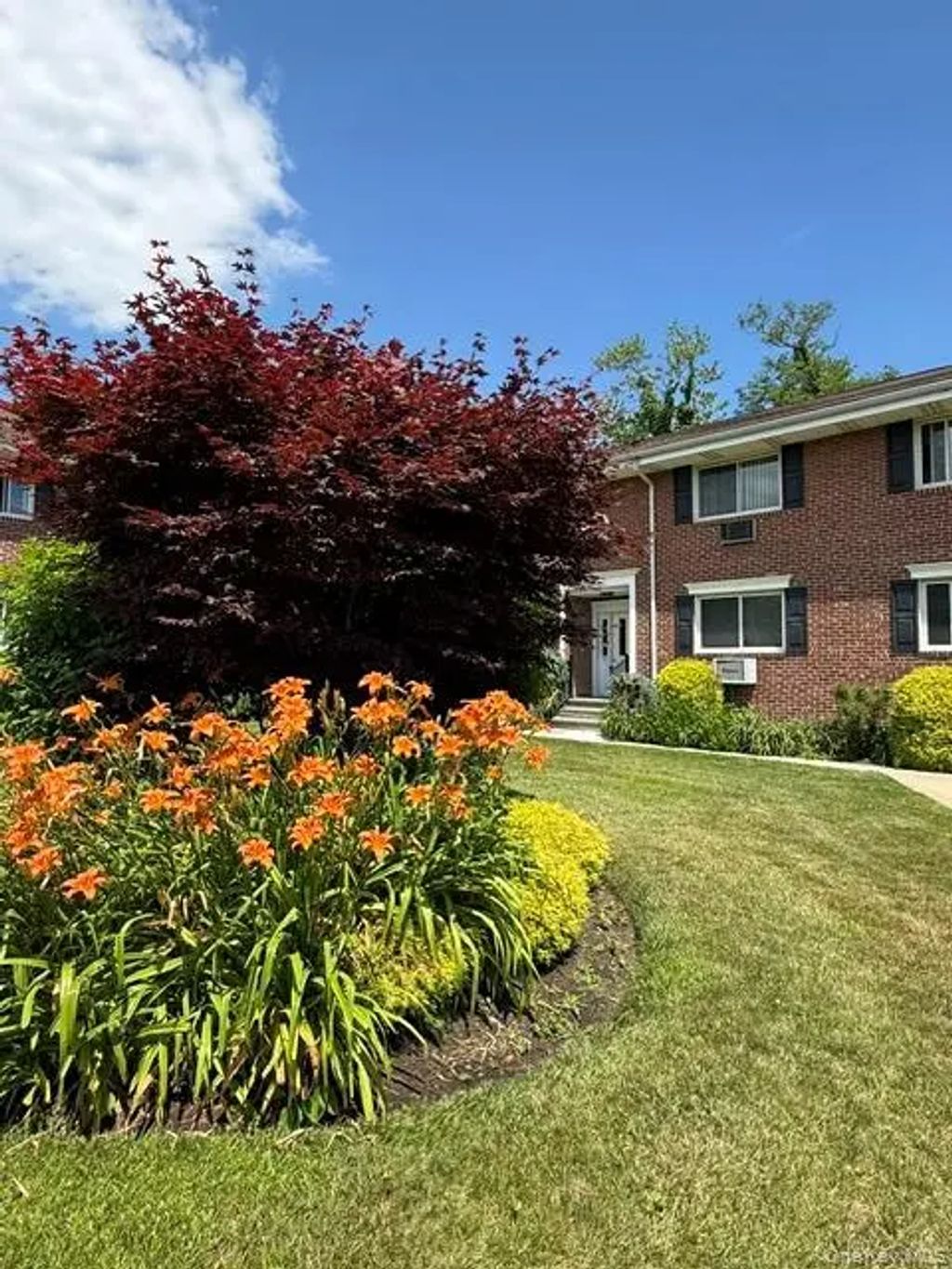 200 Merrick Road # F, Amityville