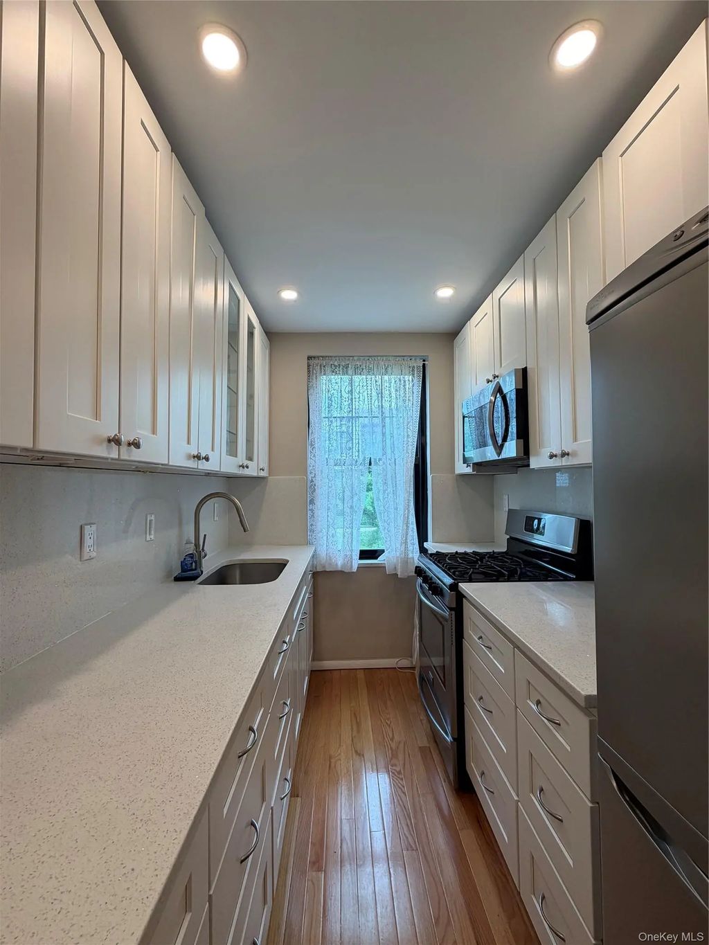 70-47a Park Drive E, Kew Garden Hills