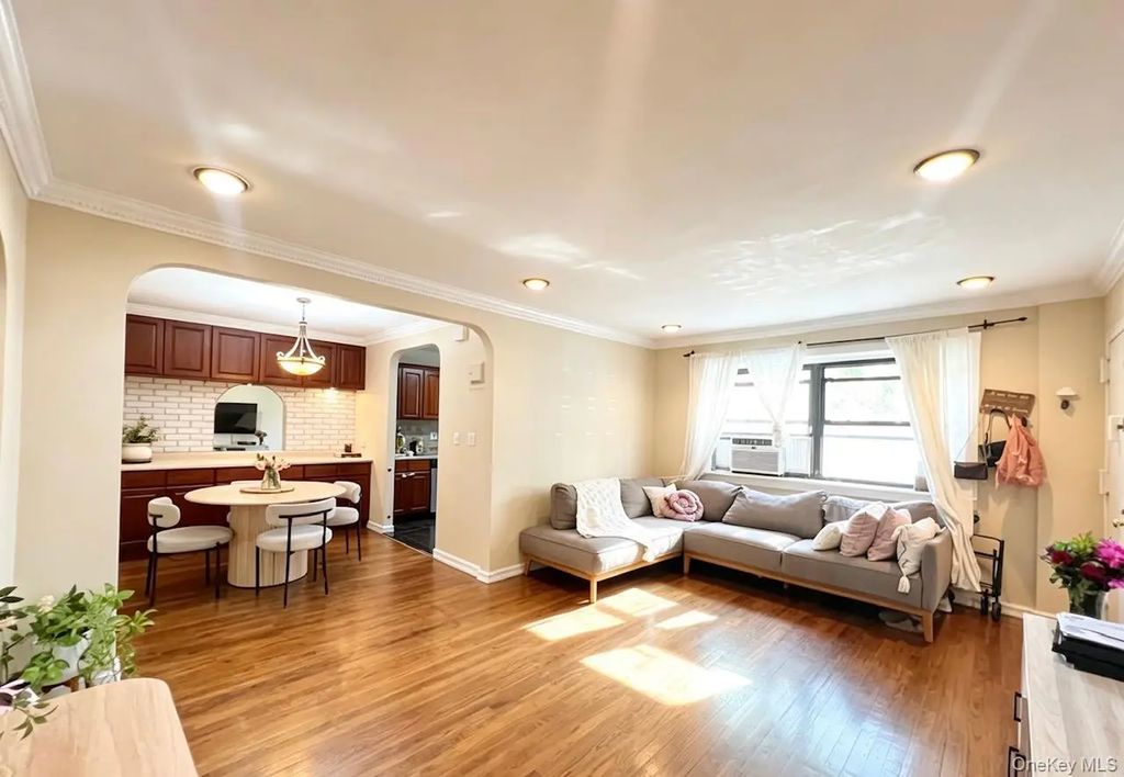 6968 137th Street # 1b, Flushing