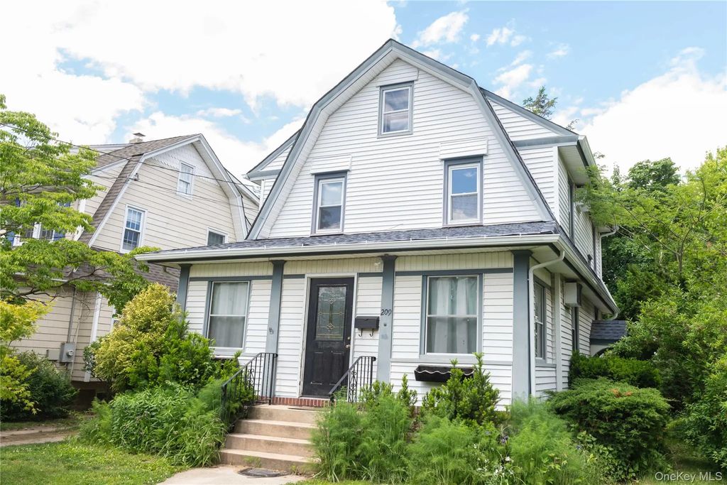 209 Sherman Street, Lynbrook