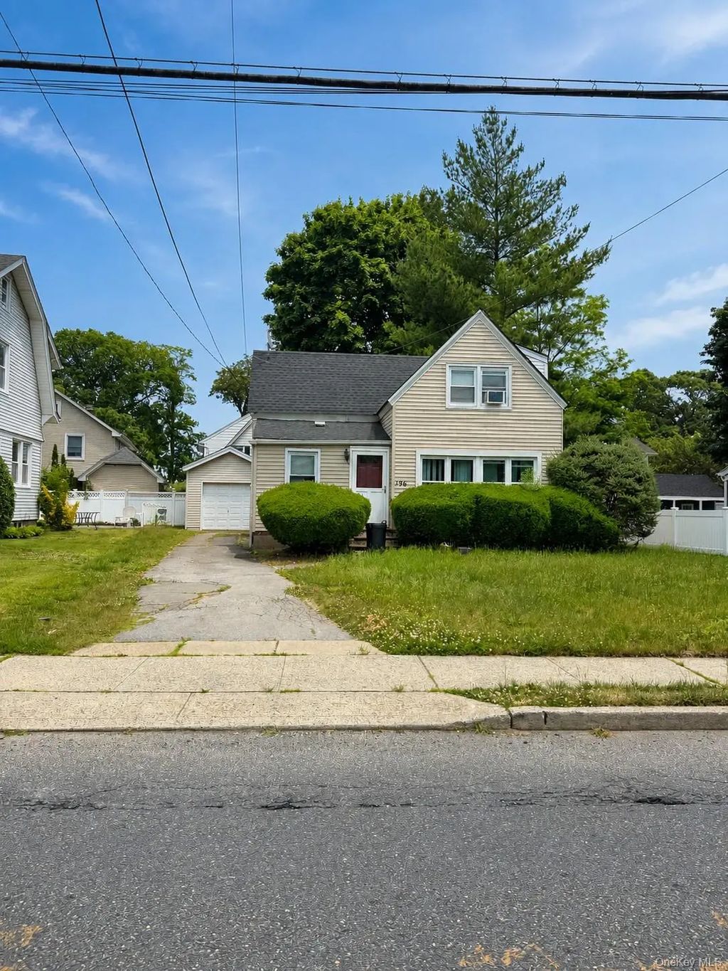 196 Rocklyn Avenue, Lynbrook