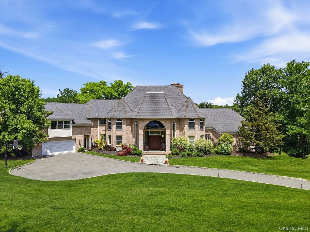 4 Fawn Lane, Armonk