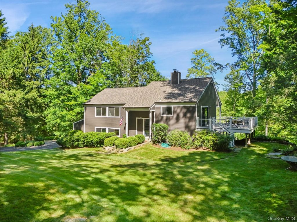 95 Hickory Kingdom Road, Bedford