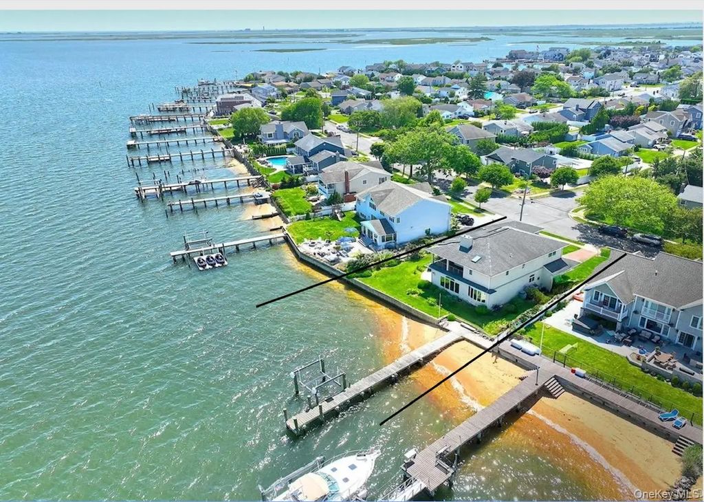 69 Ocean Avenue, Massapequa