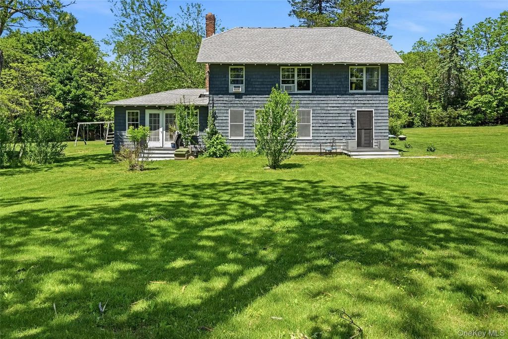 295 Jackson Street, New Suffolk