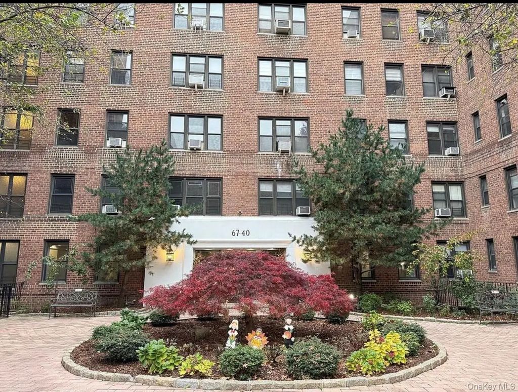 67-40 Yellowstone Boulevard # 6l, Forest Hills