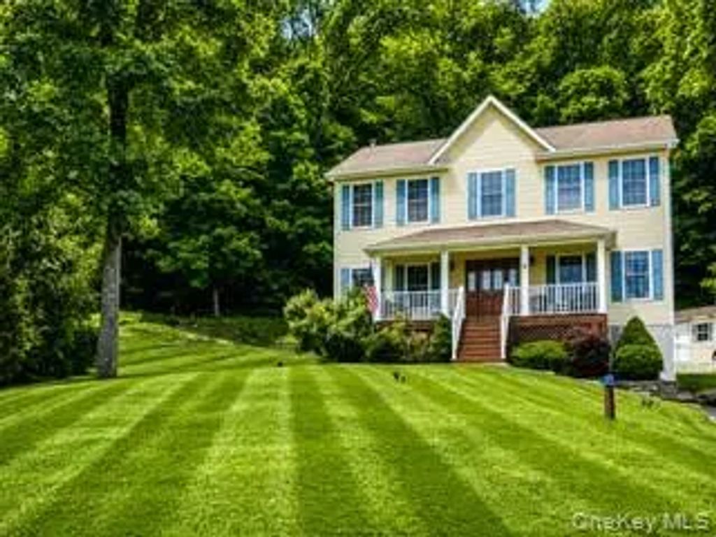 8 Orchard Street, Monroe
