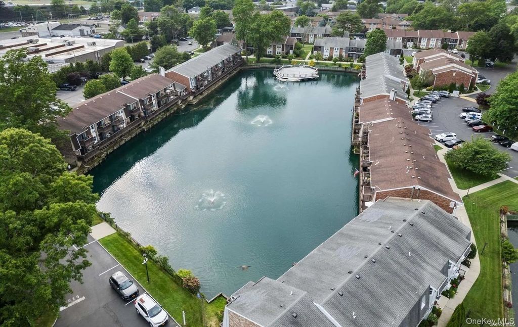 104 Millard Avenue # 104, West Babylon