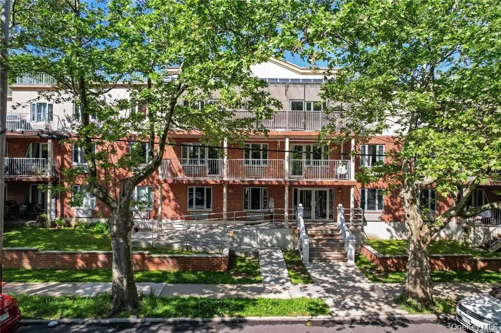 6434 Grand Central Parkway # 2b, Forest Hills