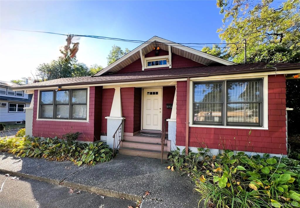2566 Middle Country Road, Centereach