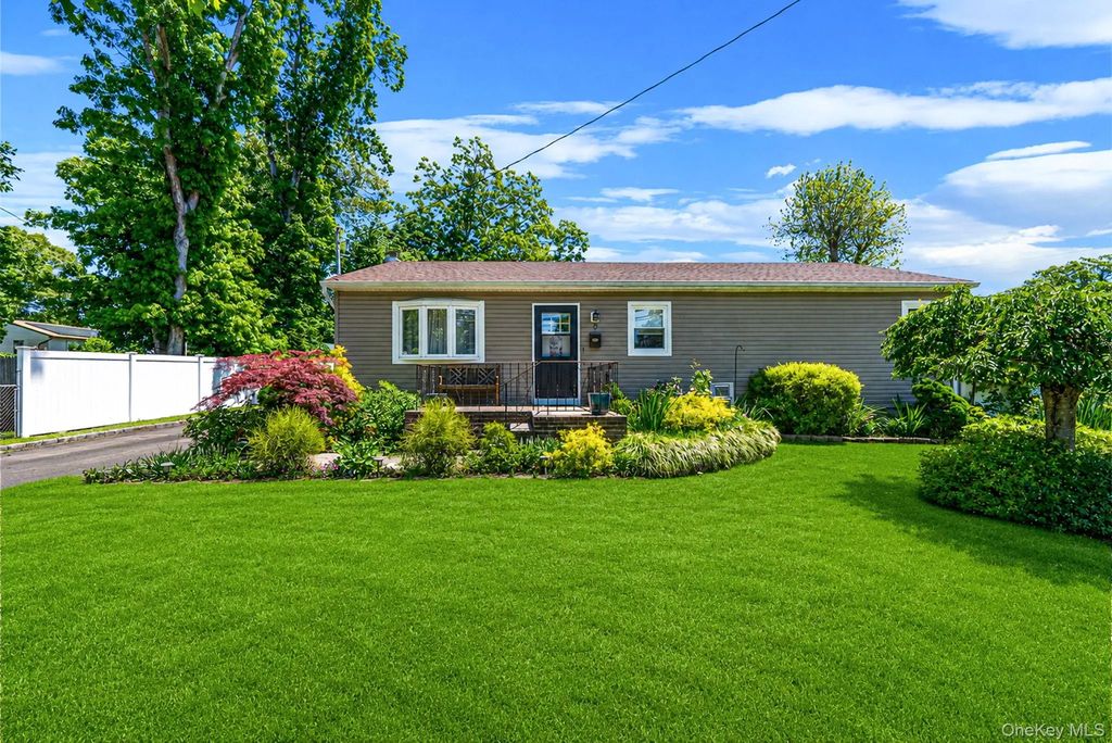 9 Sylvan Street, Bay Shore
