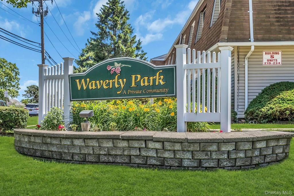 206 Storm Drive, Holtsville