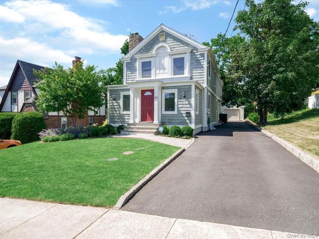 59 Franklin Place, Great Neck