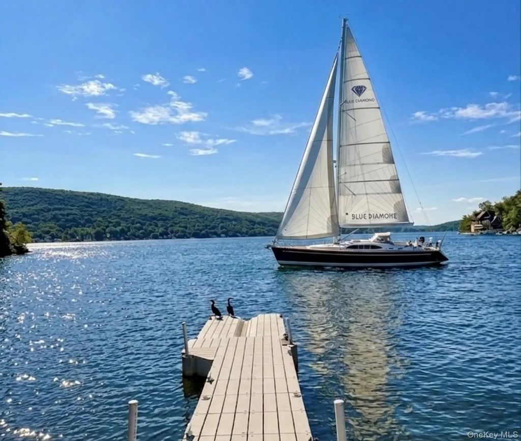 25 Cove Road, Greenwood Lake