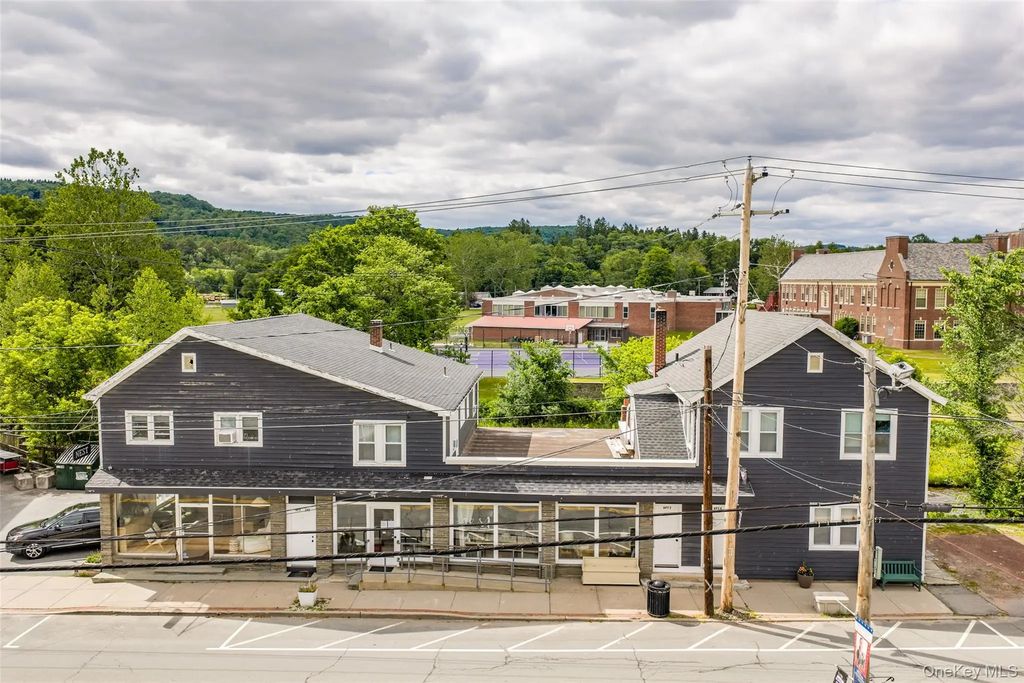34 Main # A, Livingston Manor