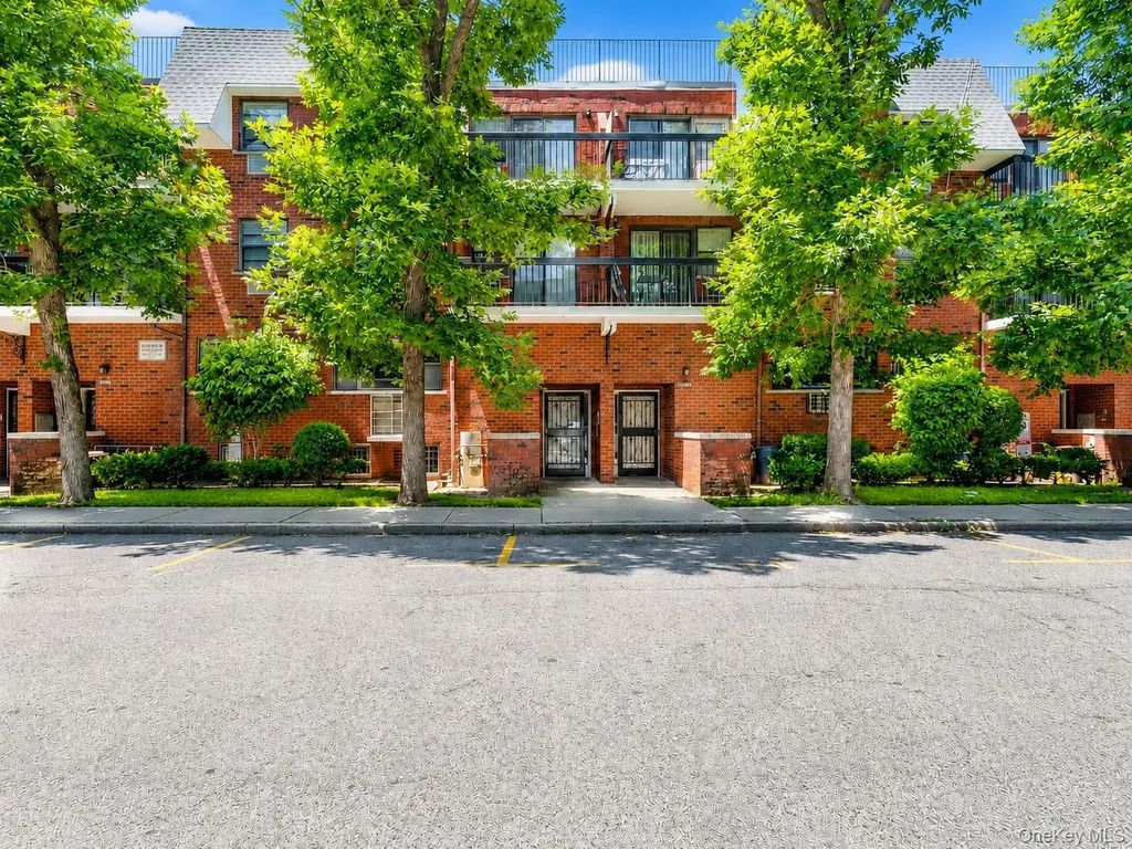 7108 Sutton Place # 1, Fresh Meadows