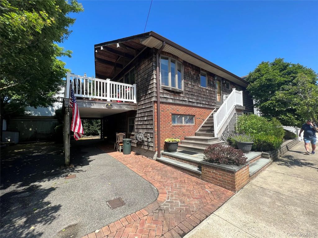 71 Garden City Avenue, Point Lookout