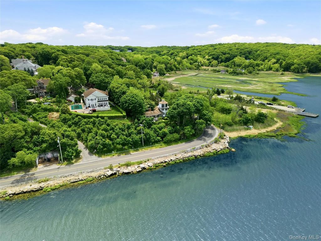 195 Shore Road, Mount Sinai