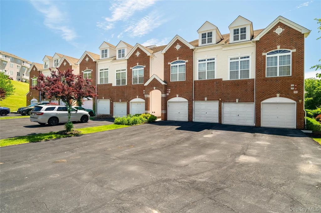 1505 Balsam Drive, New Windsor
