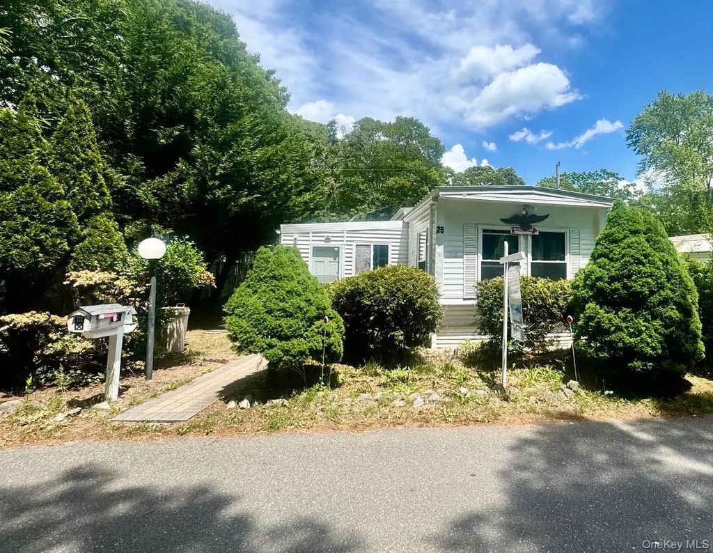 620 #25 Montauk Highway # 25, Westhampton Beach