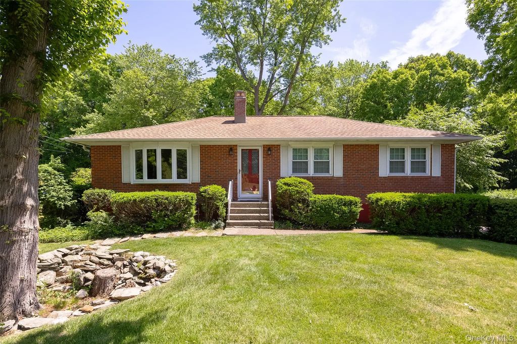 89 Edgehill Drive, Wappingers Falls