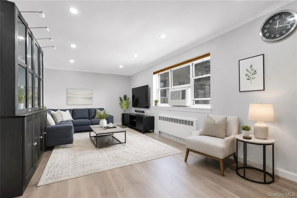 2909 137th Street # 2k, Flushing
