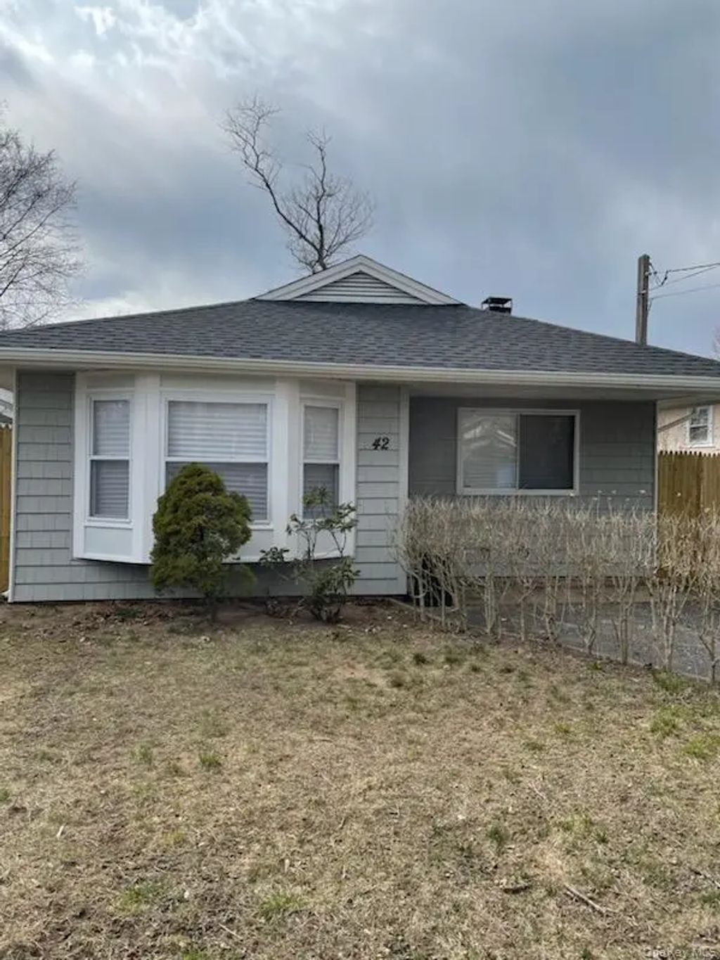 42 Vernon Avenue, Mastic