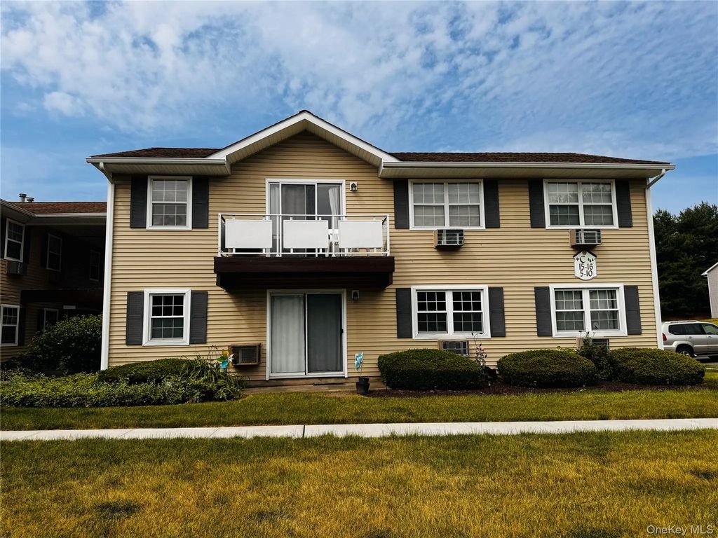 100 Hillside Drive # C6, Middletown