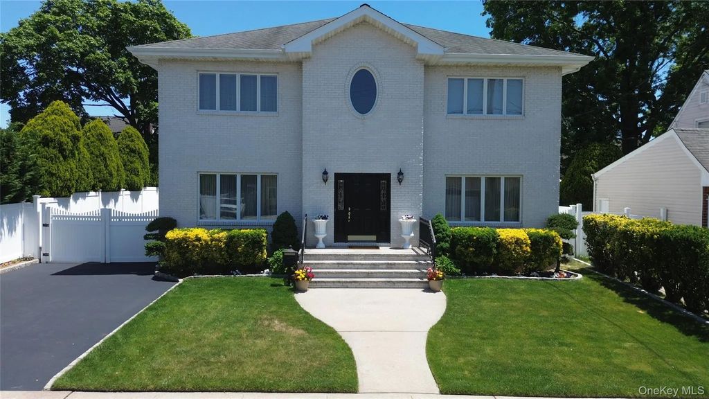 170 Mckinley Avenue, Franklin Square