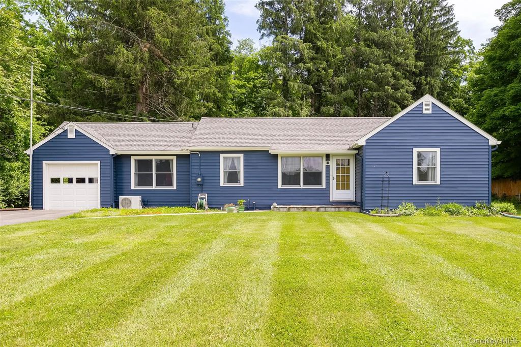 8 S Creek Road, Staatsburg