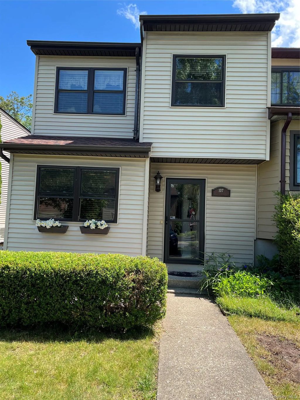 107 Sterling Place # 107, Highland