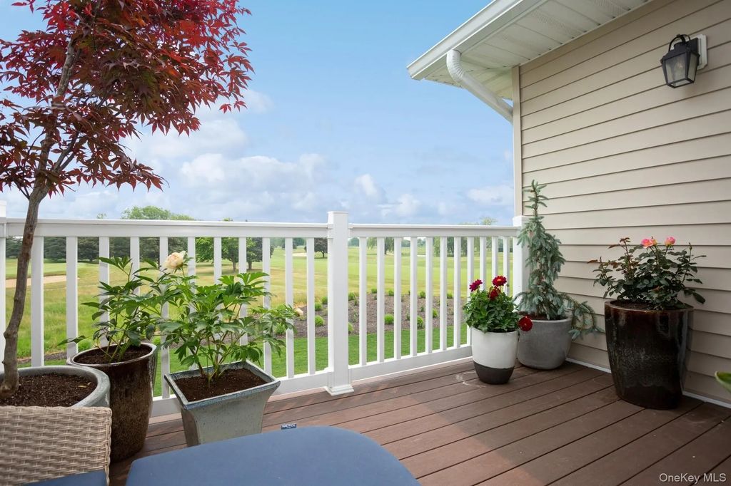 4102 Fox Hill Drive, Baiting Hollow