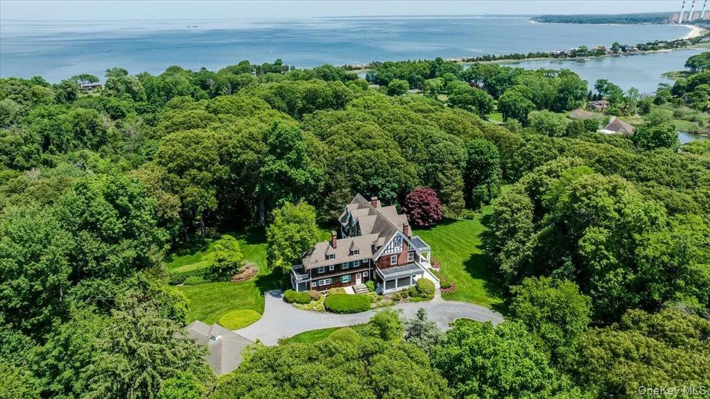 563 Asharoken Avenue, Northport
