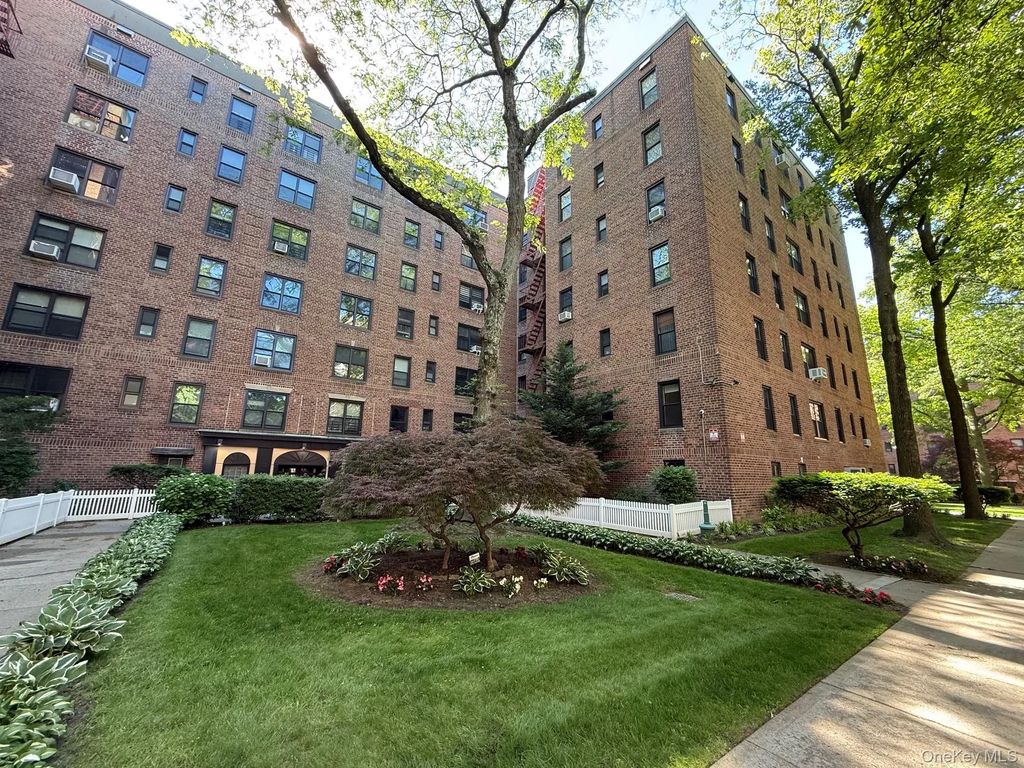 83-20 98 Street # 2p, Woodhaven