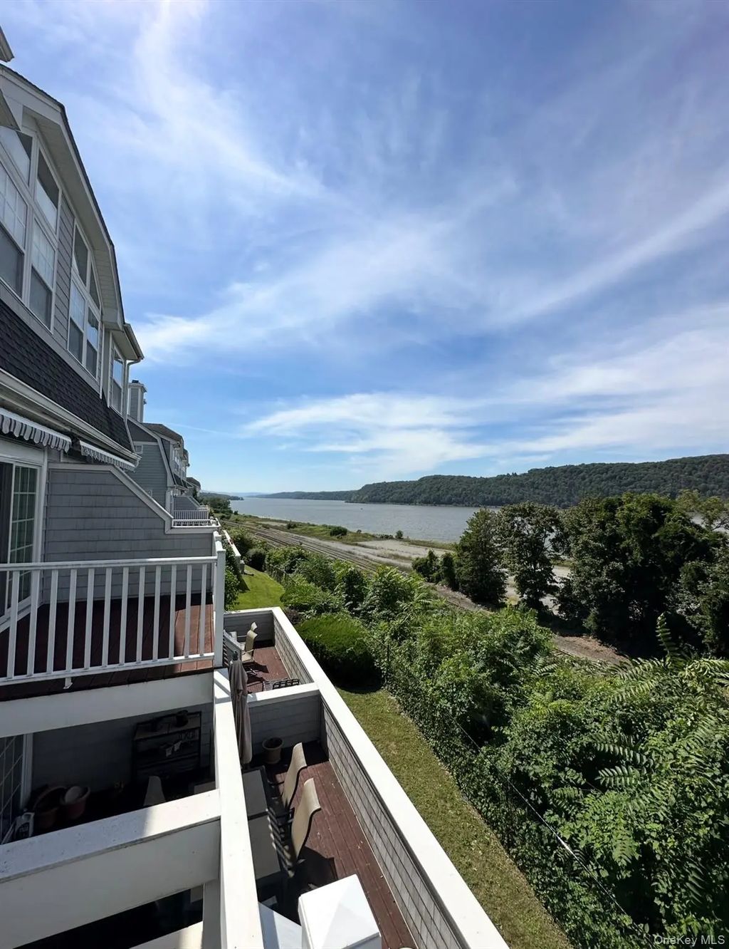 213 River View Drive, Poughkeepsie