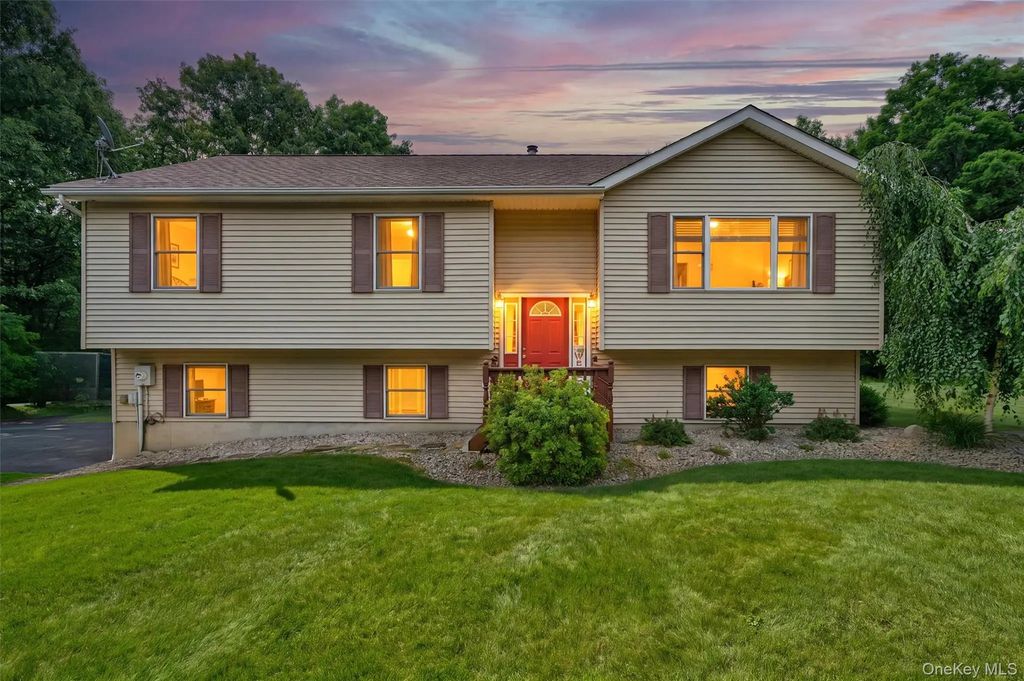 1019 Benjamin Vankeuren Drive, Pine Bush
