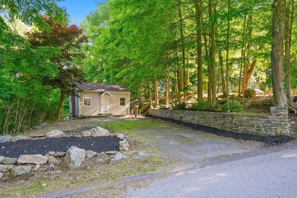 32 Lacona Drive, Patterson