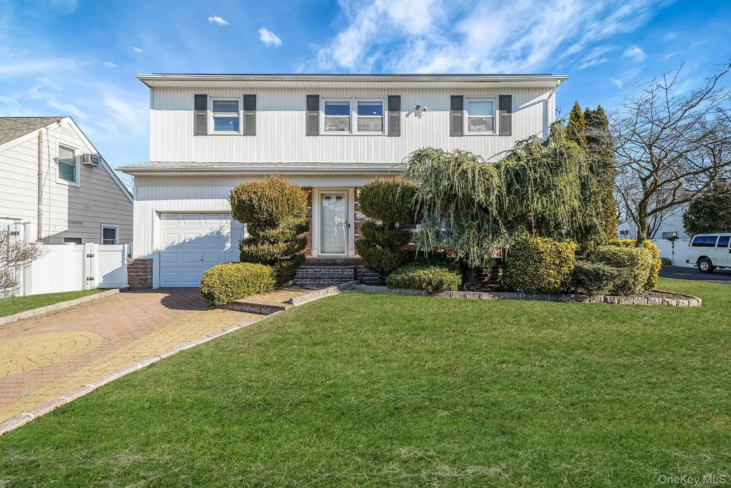 2415 Babylon Turnpike, Merrick