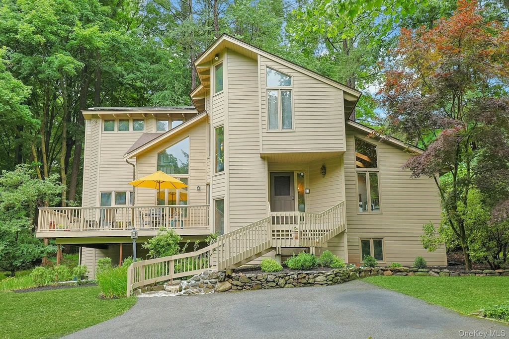 21 Hawkes Avenue, Ossining