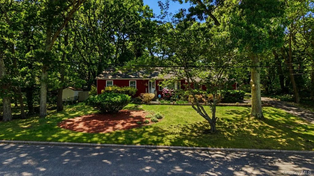 26 Valley Street, Ronkonkoma