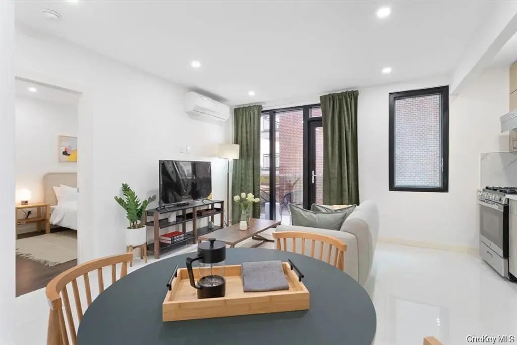 124-28 Queens Boulevard # 9b, Kew Gardens